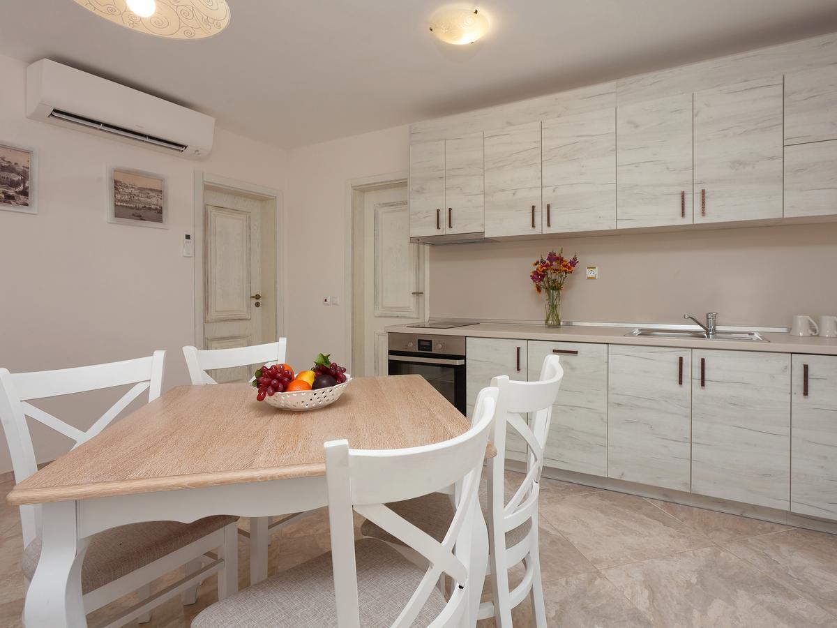 Antik Apartments Balchik Esterno foto